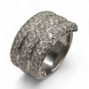 Anel em Ouro Branco 19.25k rodeado de Diamantes